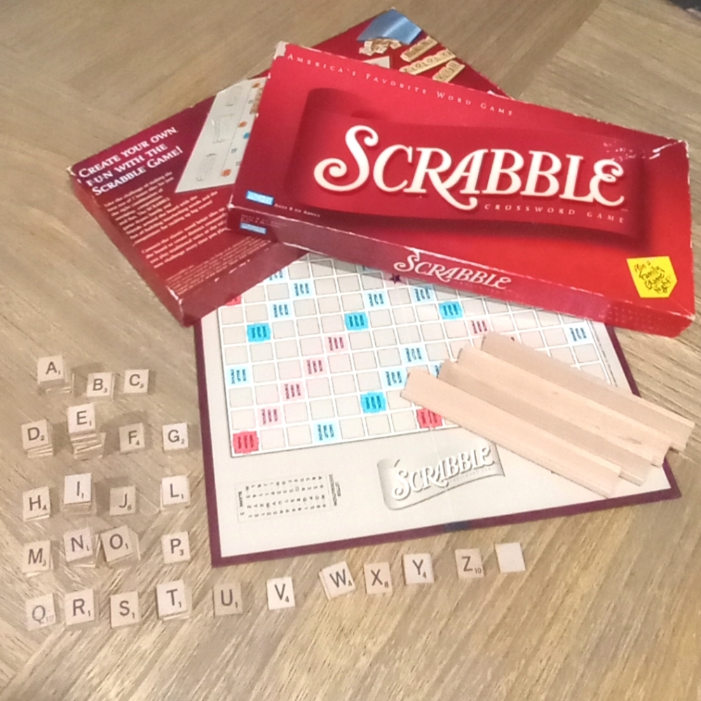 1998 Scrabble Parker Brothers Board Game